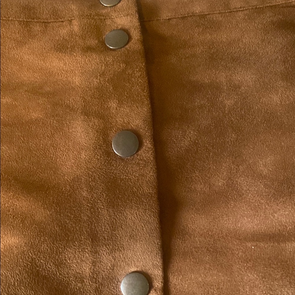 Women's rust tone- faux suede mini skirt- snap button front- size 20 - Picture 3 of 7